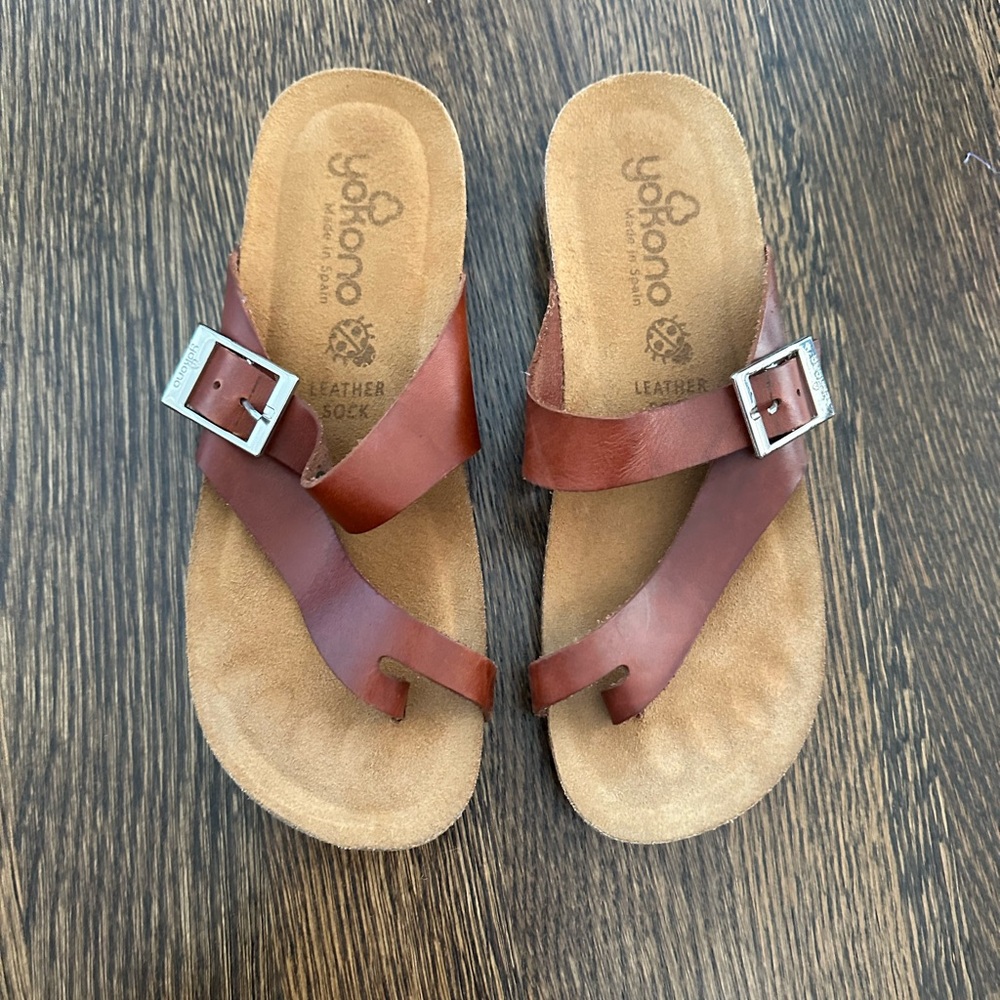 Yukono Brown Leather Buckle Sandals